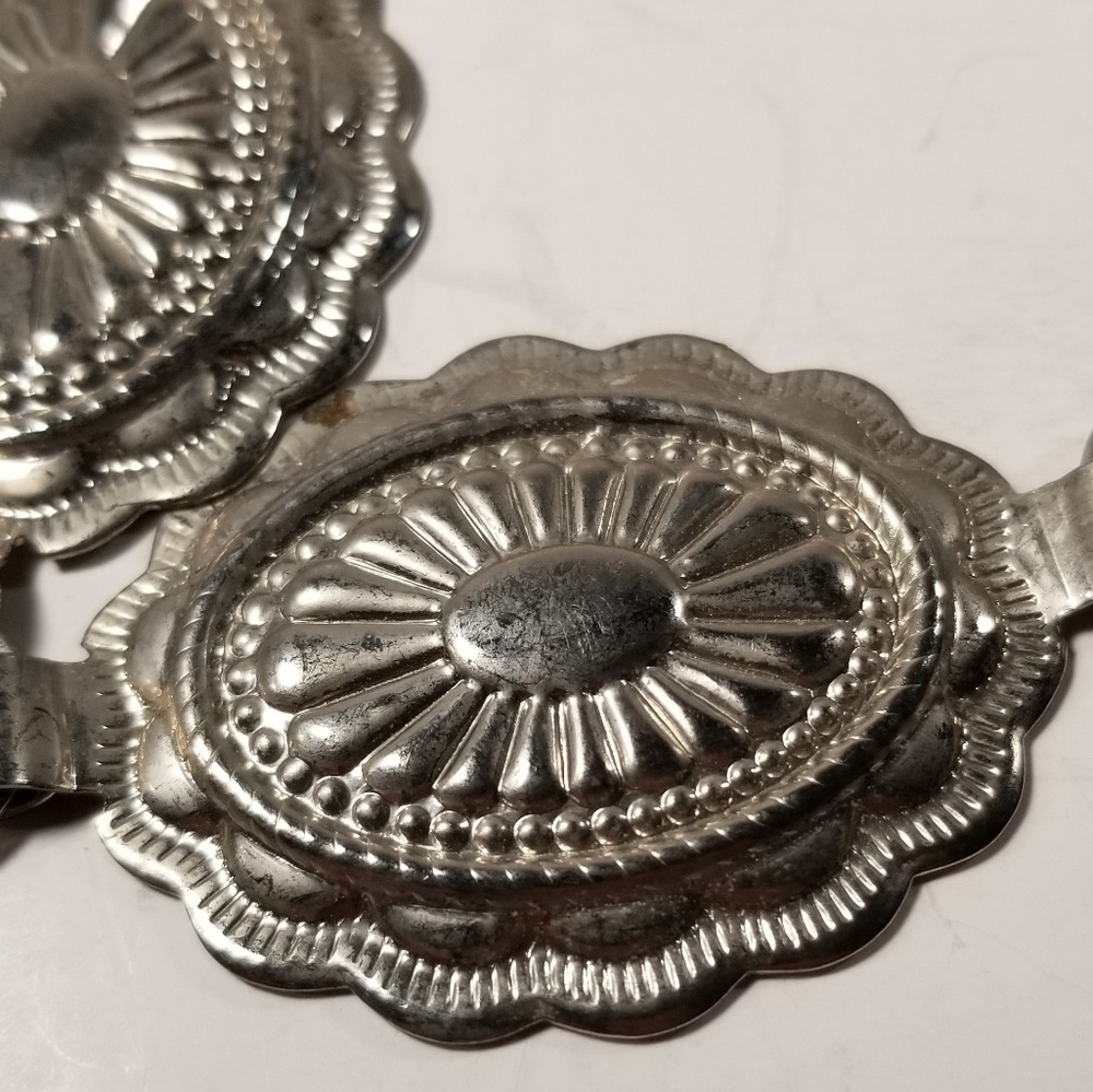 32" concho western style silver tone belt